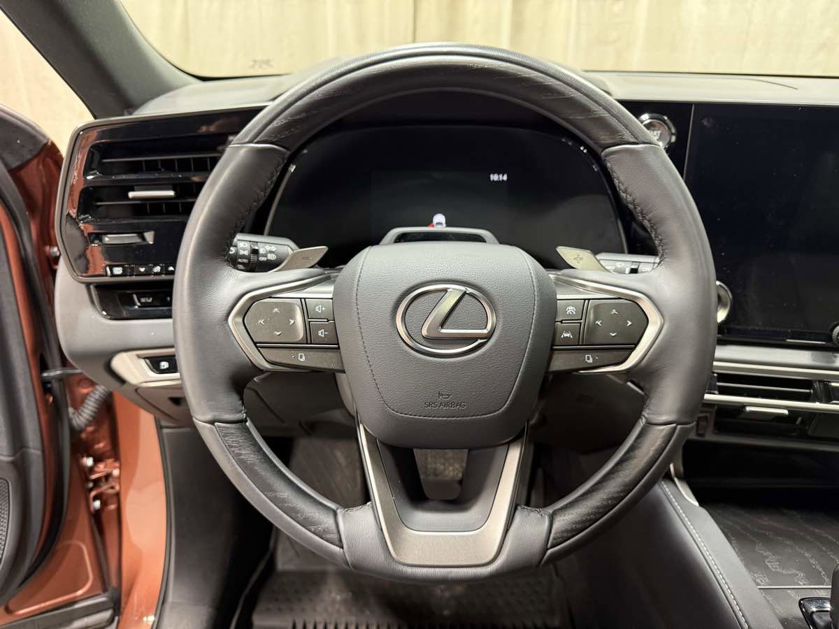 Used 2024 Lexus RX 350 Premium Plus image 11