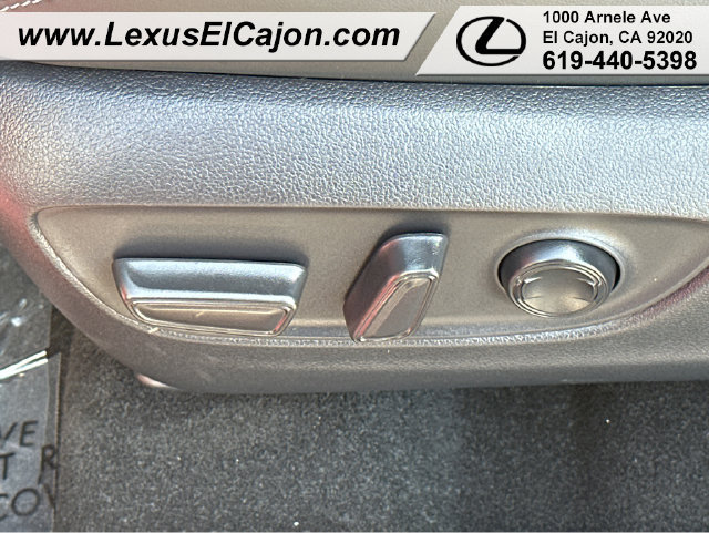 Used 2025 Toyota RAV4 XLE Premium FWD image 36