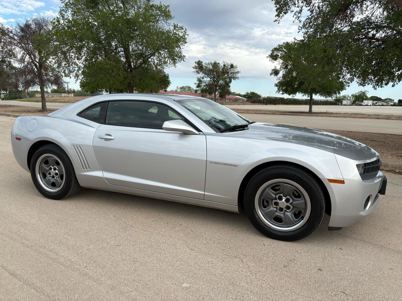 Used 2010 Chevrolet Camaro LS RWD image 58