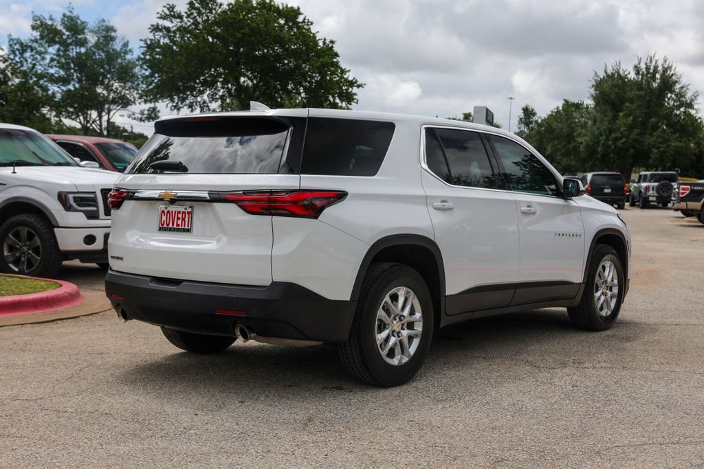 Used 2023 Chevrolet Traverse LS w/ Safety Package FWD image 7