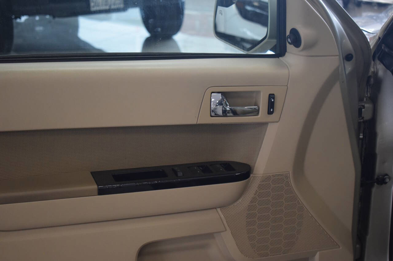 Used 2010 Ford Escape Limited AWD/4WD image 42