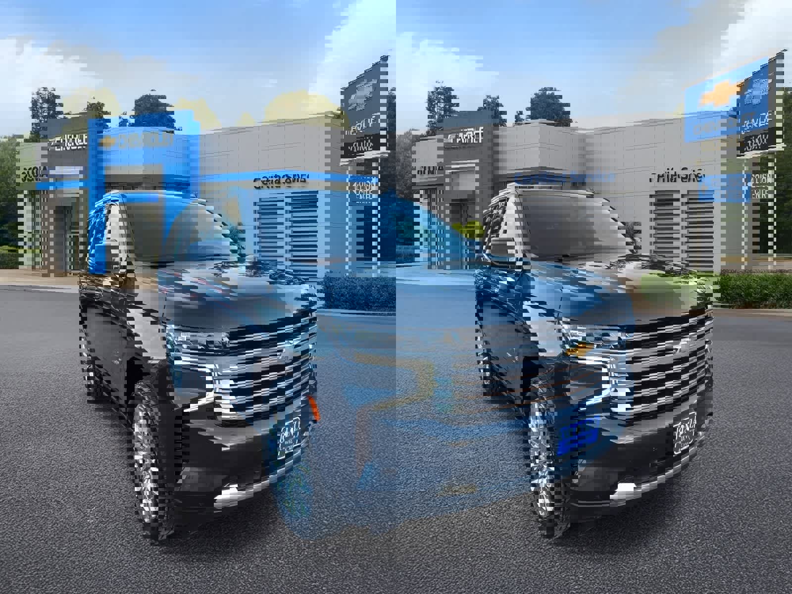 Used 2022 Chevrolet Tahoe High Country w/ Premium Package image 2