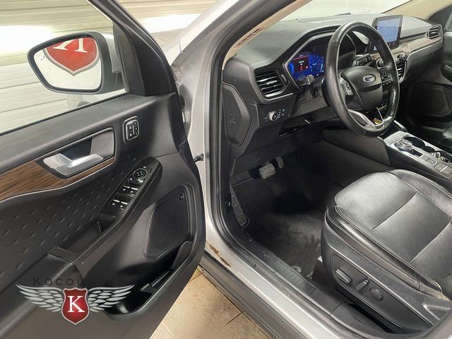 Used 2020 Ford Escape Titanium image 11