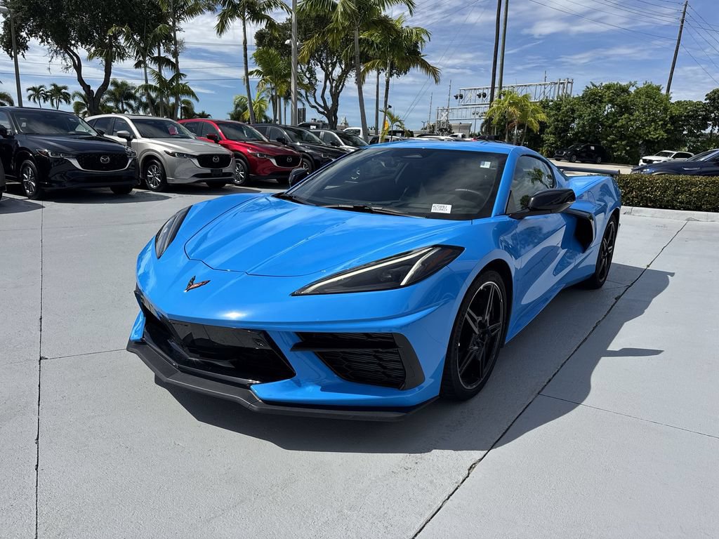 Used 2025 Chevrolet Corvette Stingray Preferred Cpe w/ Z51 Performance Package RWD image 9