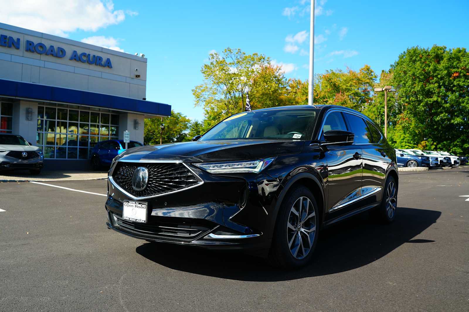 Used 2024 Acura MDX w/ Technology Package AWD/4WD image 3