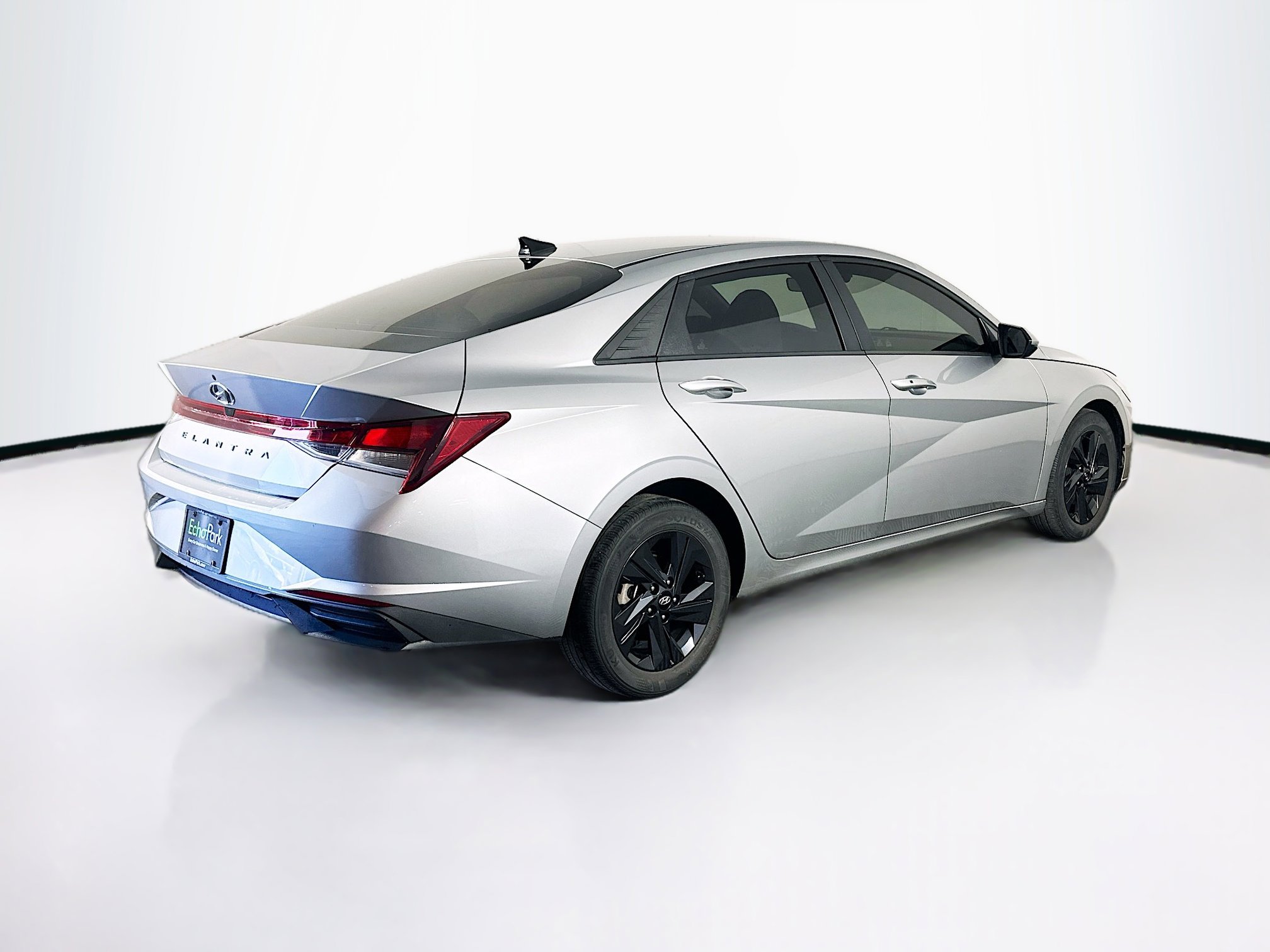 Used 2023 Hyundai Elantra SEL image 9