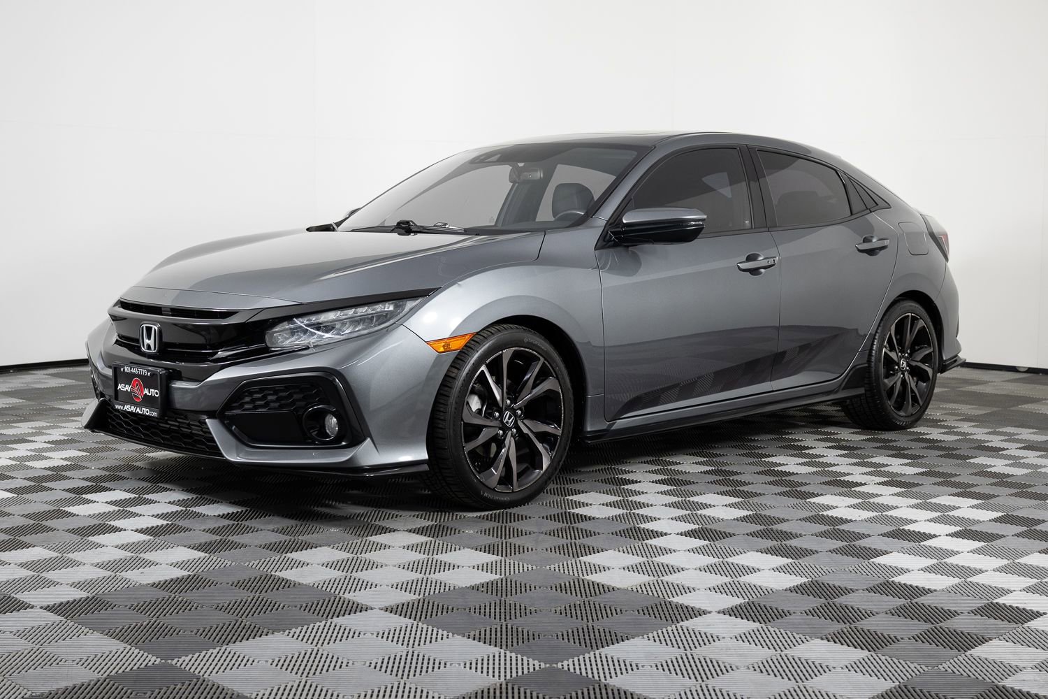 Used 2018 Honda Civic Sport Touring image 1