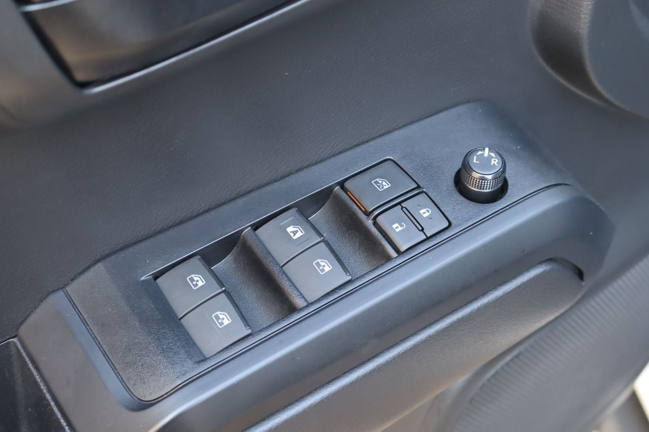 Used 2023 Toyota Tacoma SR AWD/4WD image 17