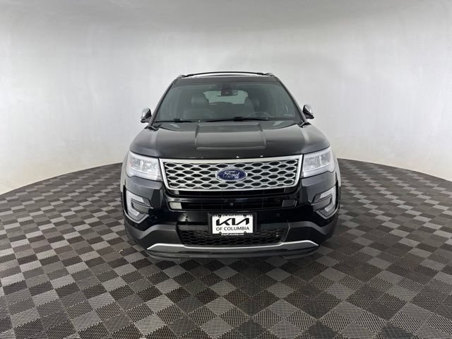Used 2017 Ford Explorer Platinum AWD/4WD image 3