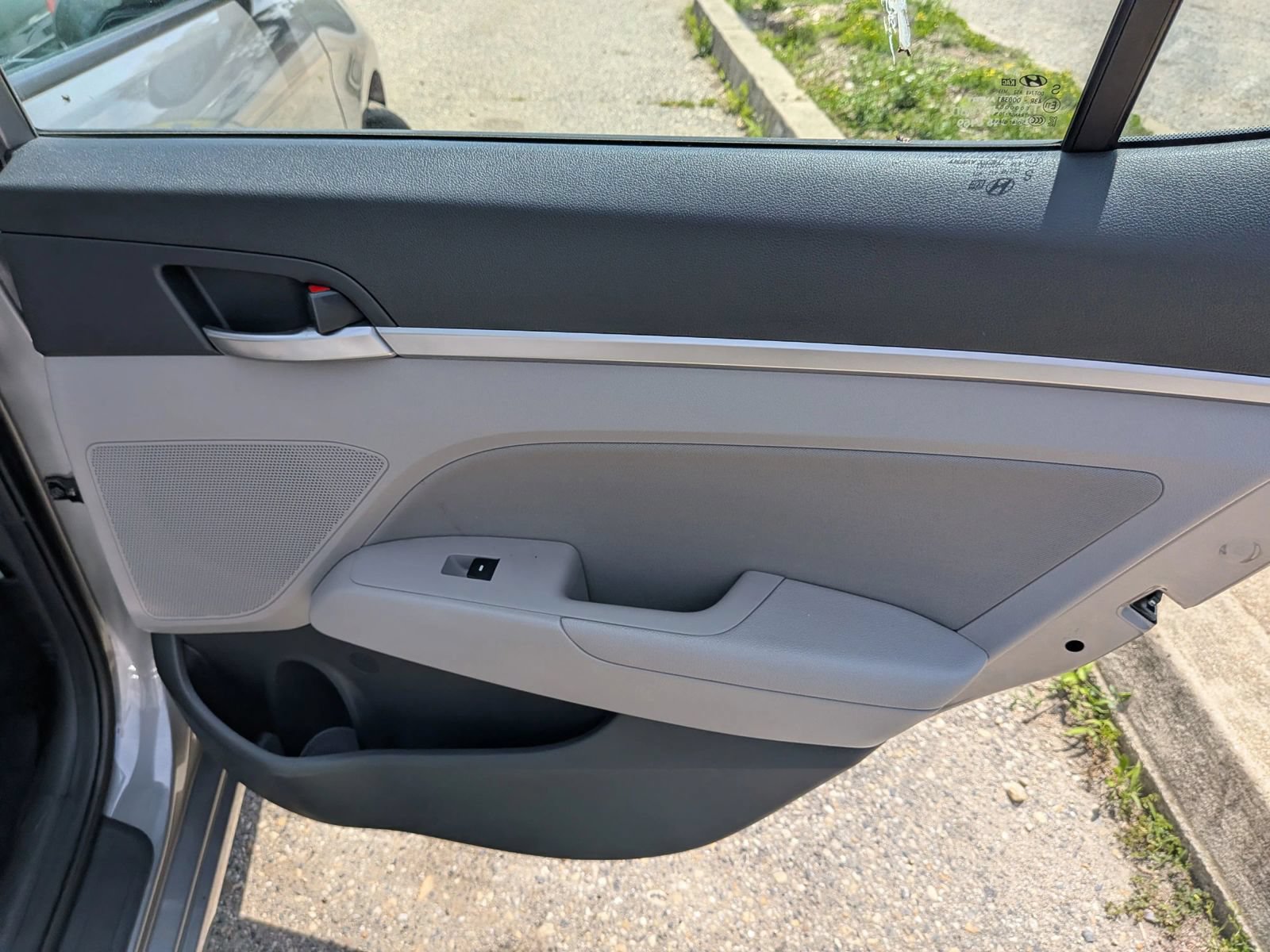 Used 2020 Hyundai Elantra SEL w/ Winter Weather Package FWD image 27