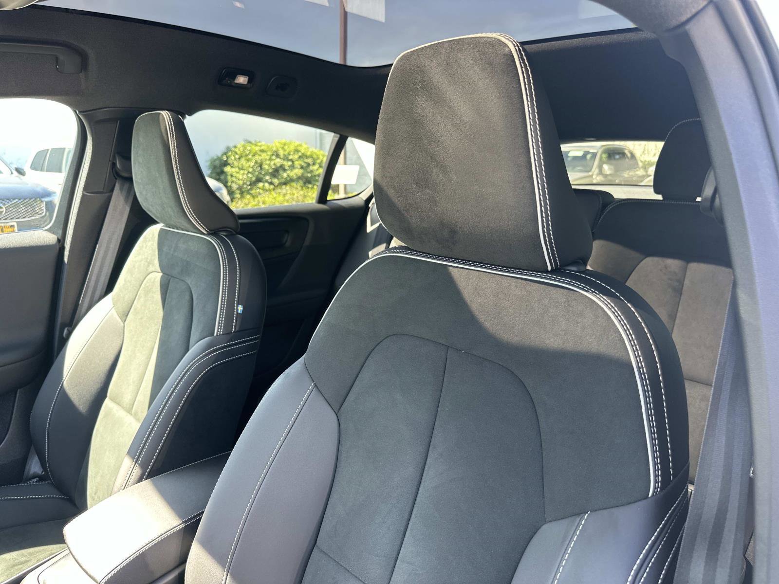 Certified 2023 Volvo C40 P8 Recharge Ultimate image 19