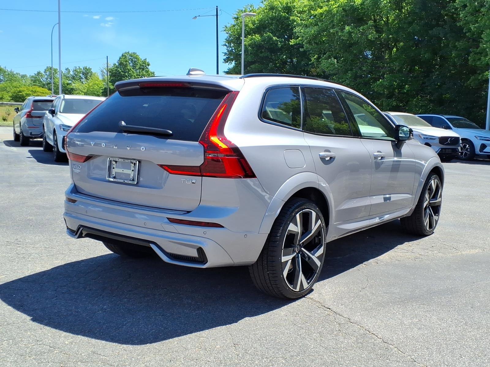 New 2026 Volvo XC60 T8 Ultra w/ Protection Package Premier AWD/4WD image 3