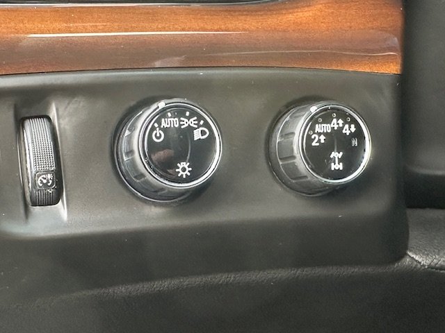 Used 2017 Cadillac Escalade ESV Luxury image 13