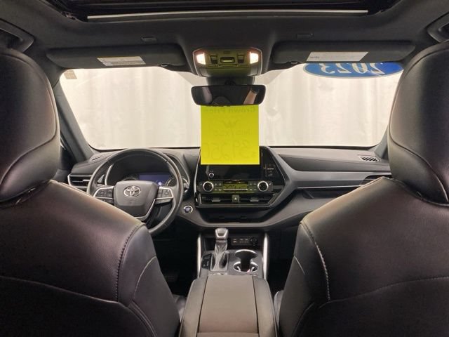 Used 2023 Toyota Highlander XSE AWD/4WD image 36