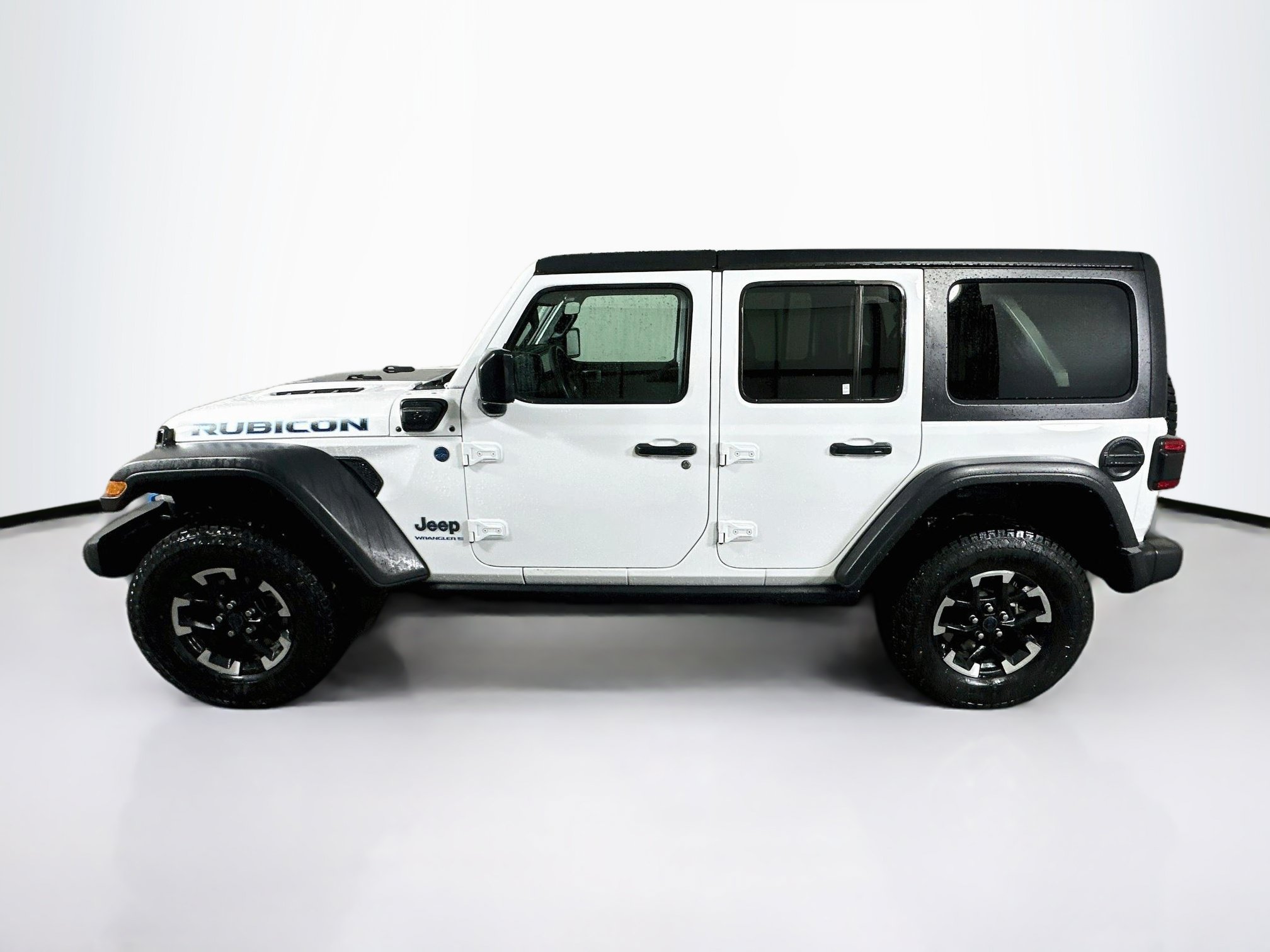 Used 2024 Jeep Wrangler Unlimited Rubicon 4xe AWD/4WD image 4