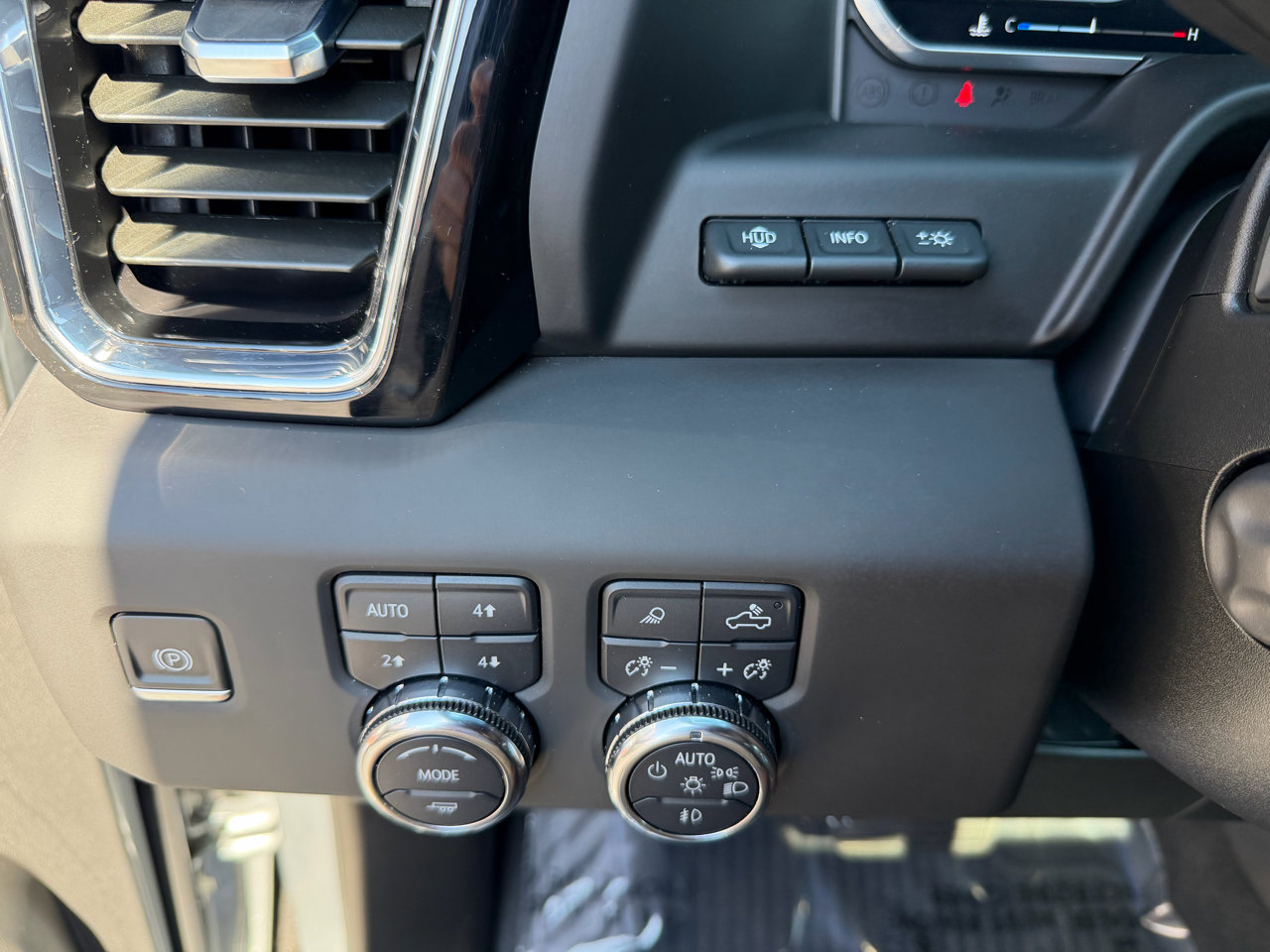 Used 2024 GMC Sierra 1500 Denali Ultimate image 29