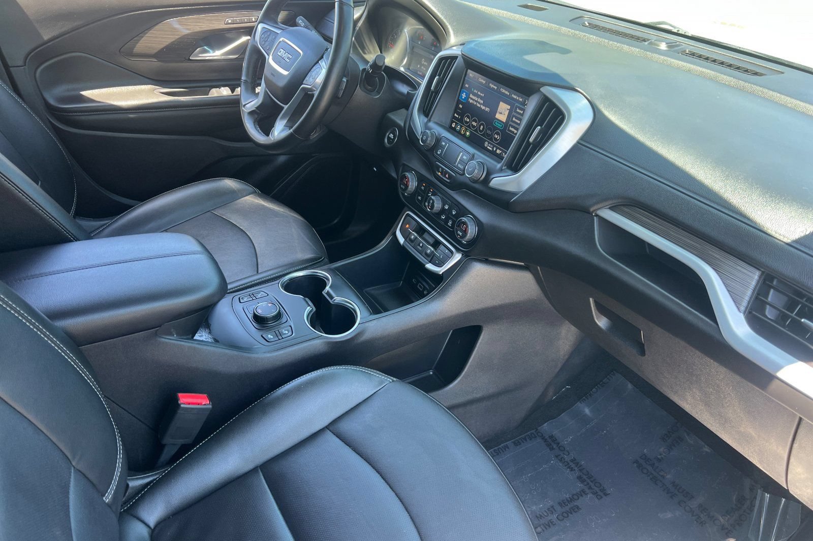 Used 2024 GMC Terrain SLT AWD/4WD image 16