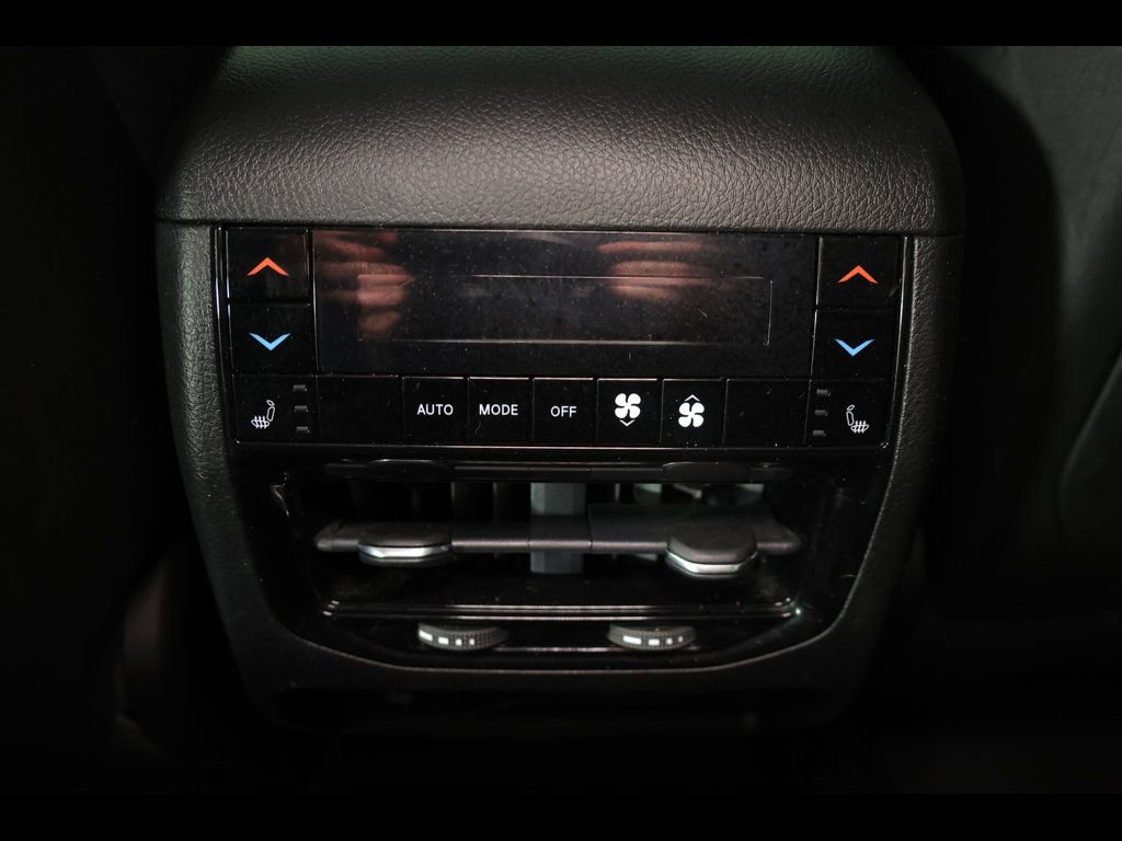 Used 2022 Jeep Grand Cherokee Overland w/ Adv Protech Group III AWD/4WD image 32