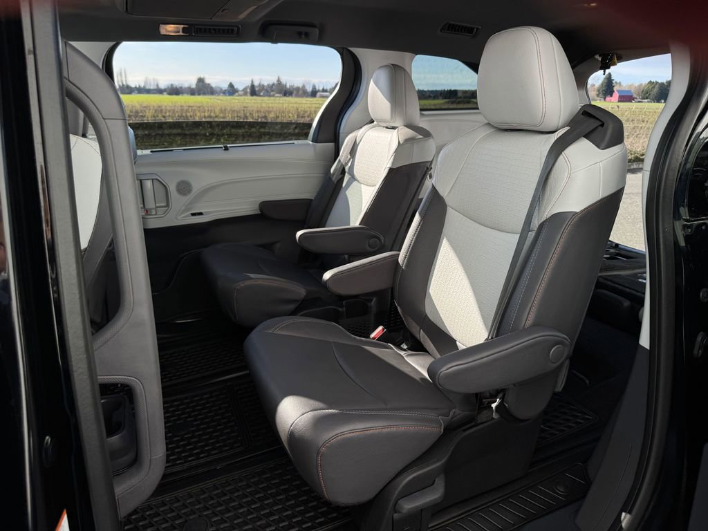 Used 2024 Toyota Sienna XSE image 24