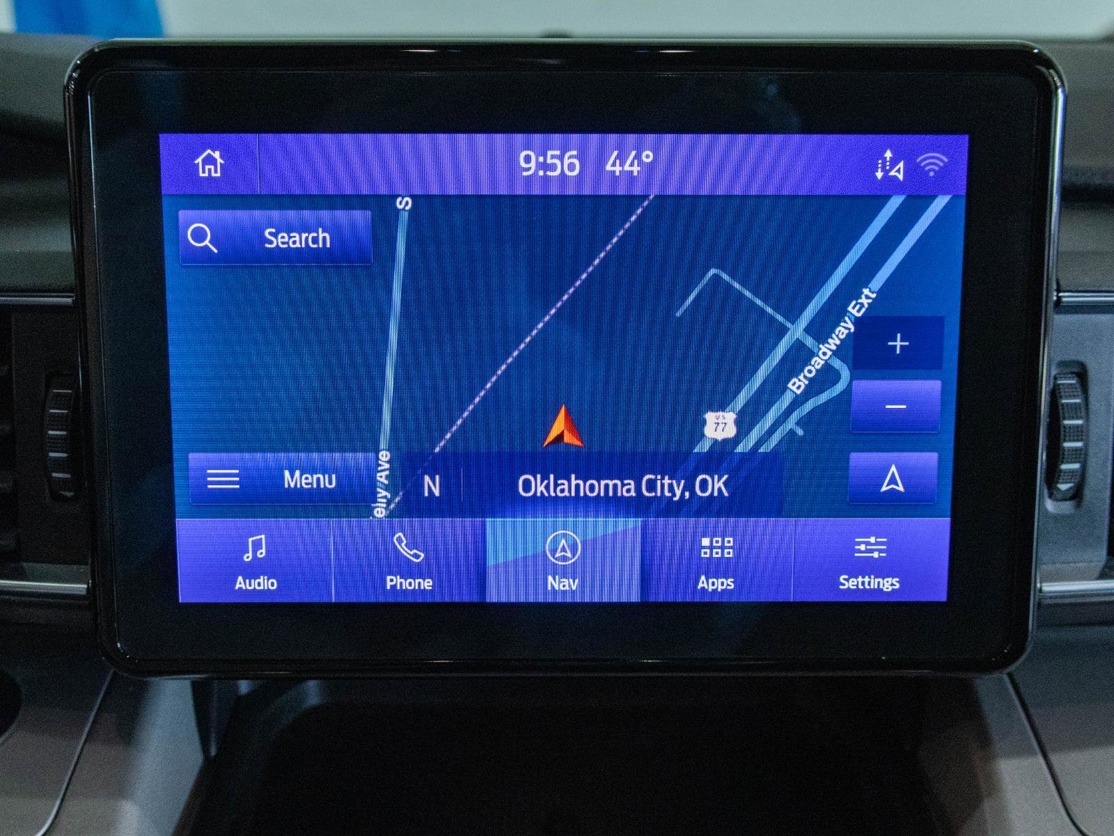 Used 2023 Ford Explorer XLT w/ Equipment Group 202A image 5