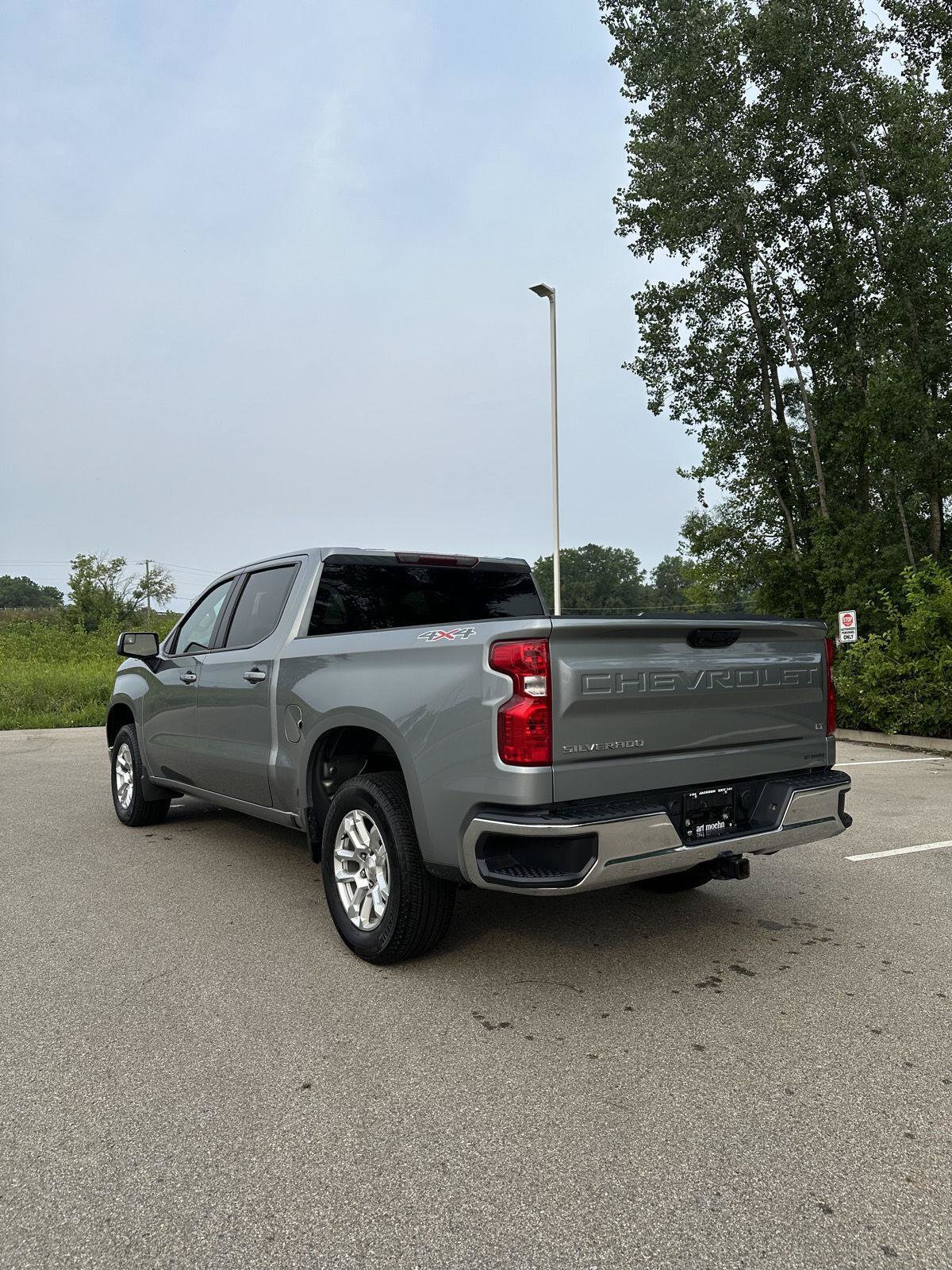 Used 2024 Chevrolet Silverado 1500 LT AWD/4WD image 3