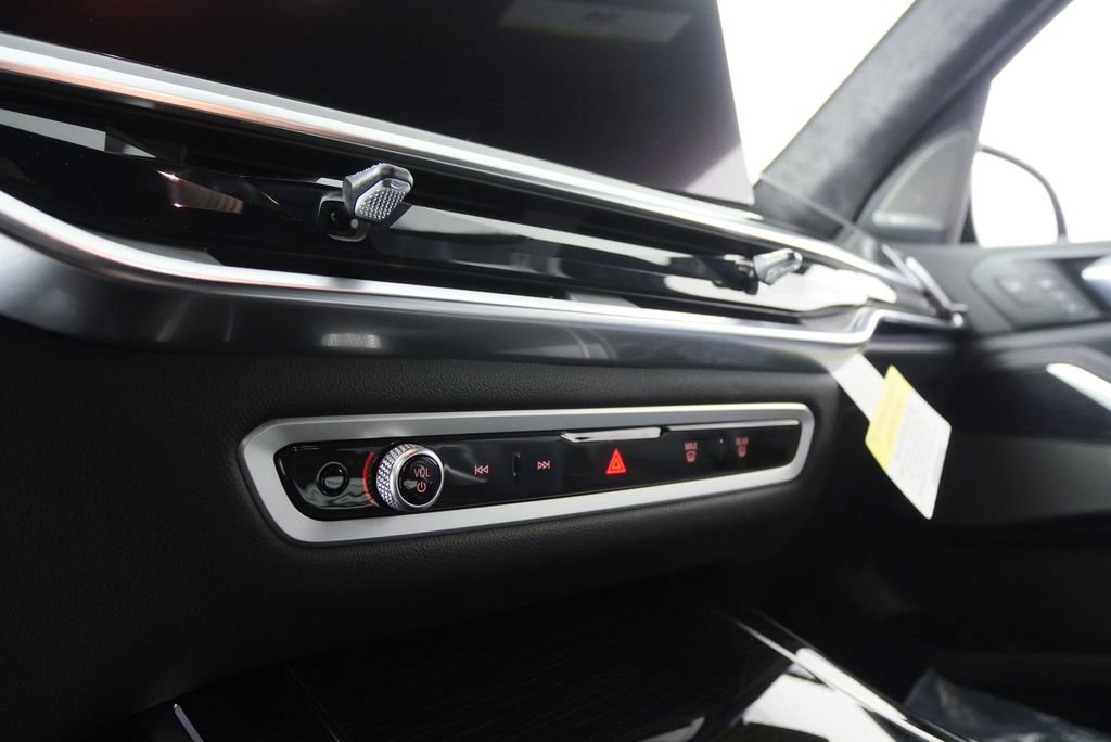 Used 2026 BMW X7 M60i image 23