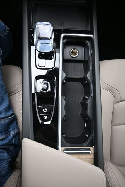 New 2026 Volvo XC60 B5 Core w/ Climate Package image 11