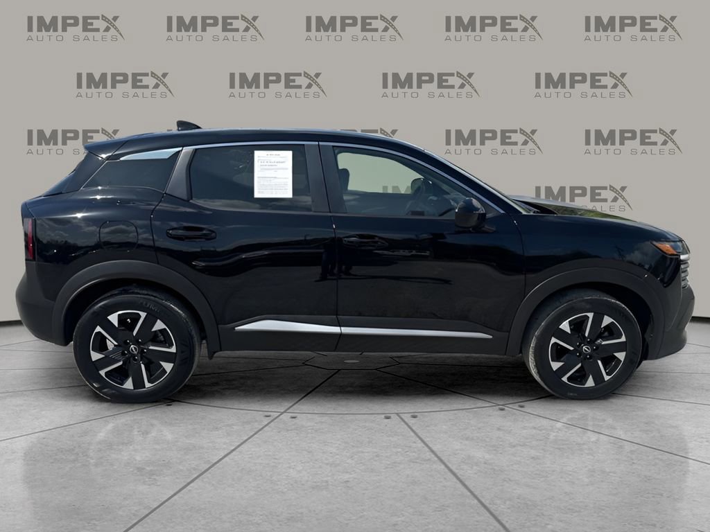 Used 2025 Nissan Kicks SV AWD/4WD image 6