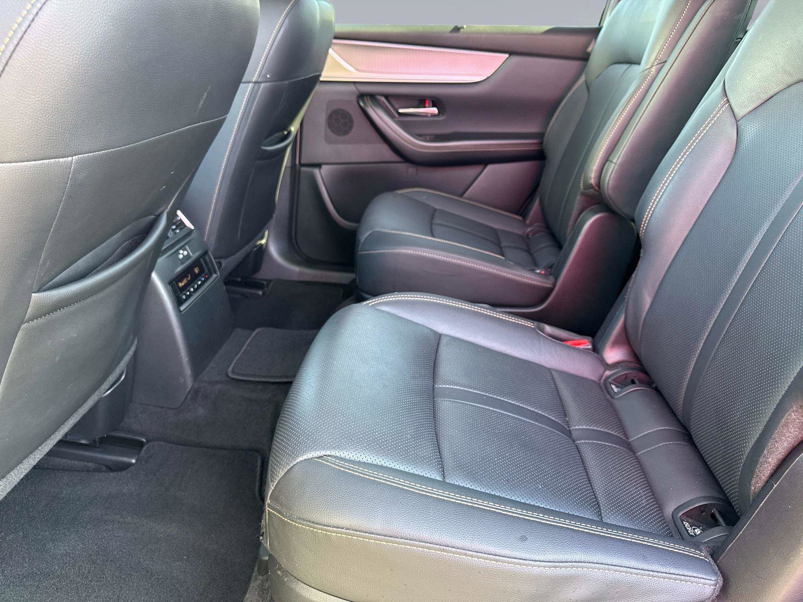 Certified 2024 MAZDA CX-90 Plug-In Hybrid w/ Preferred image 15