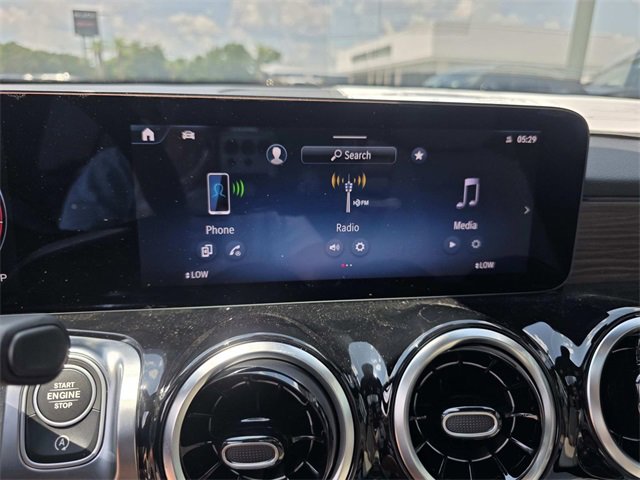 New 2025 Mercedes-Benz GLB 250 image 8