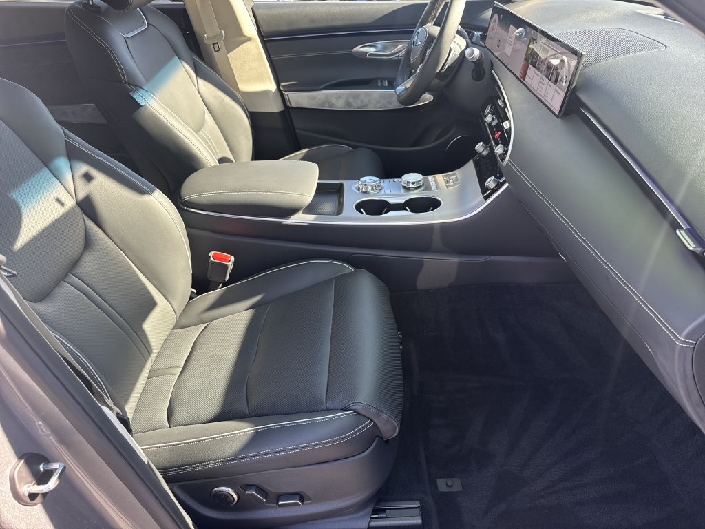 Used 2026 Genesis Electrified GV70 Advanced AWD/4WD image 13