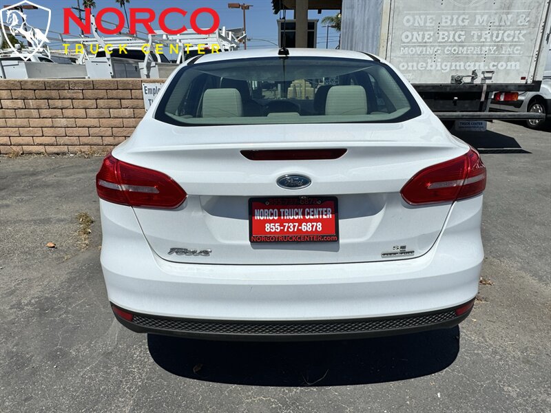 Used 2015 Ford Focus SE FWD image 7