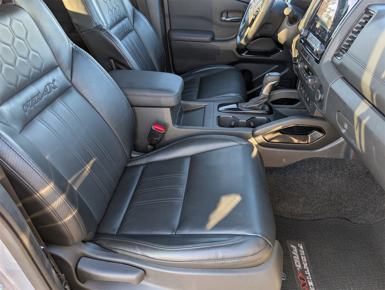 Used 2022 Nissan Frontier PRO-4X w/ Pro-4X Premium Package image 26