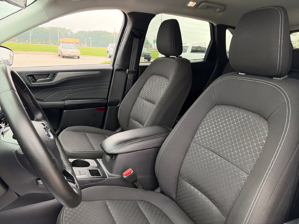 Used 2024 Ford Escape Active w/ Tech Pack #1 AWD/4WD image 16