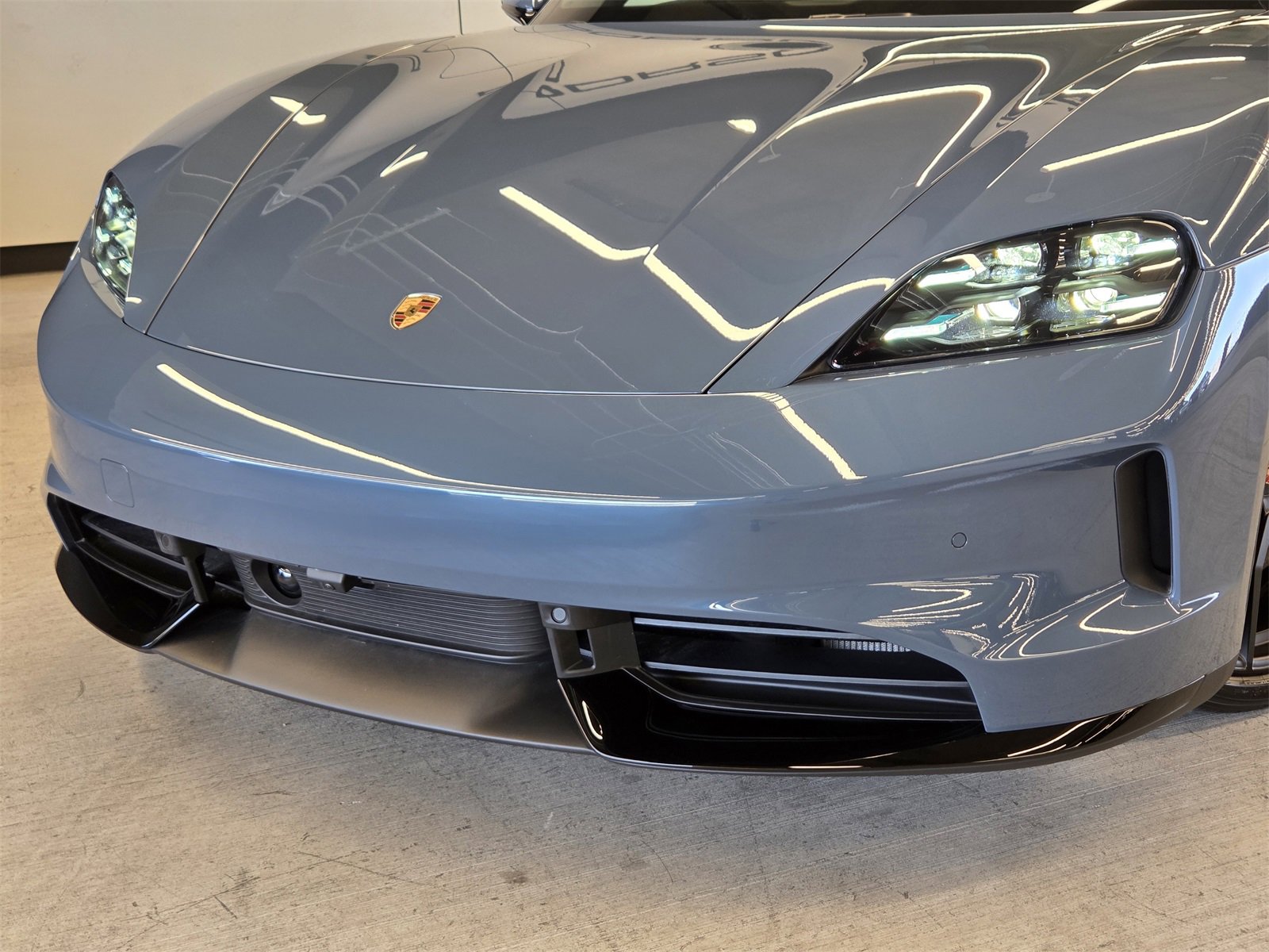 New 2025 Porsche Taycan GTS image 27