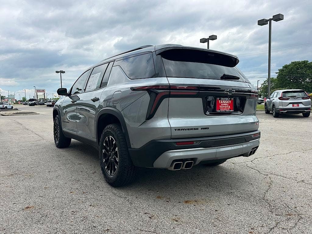 Used 2024 Chevrolet Traverse Z71 w/ Enhanced Driving Package AWD/4WD image 3