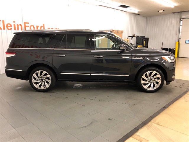 Used 2024 Lincoln Navigator L Reserve image 13