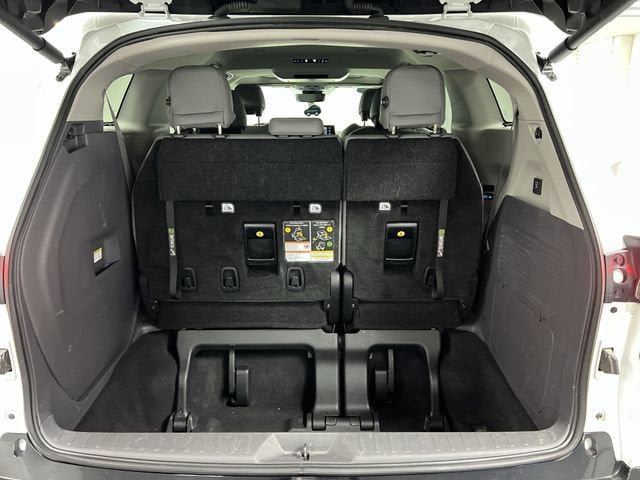 Used 2024 Toyota Sienna Limited AWD/4WD image 27