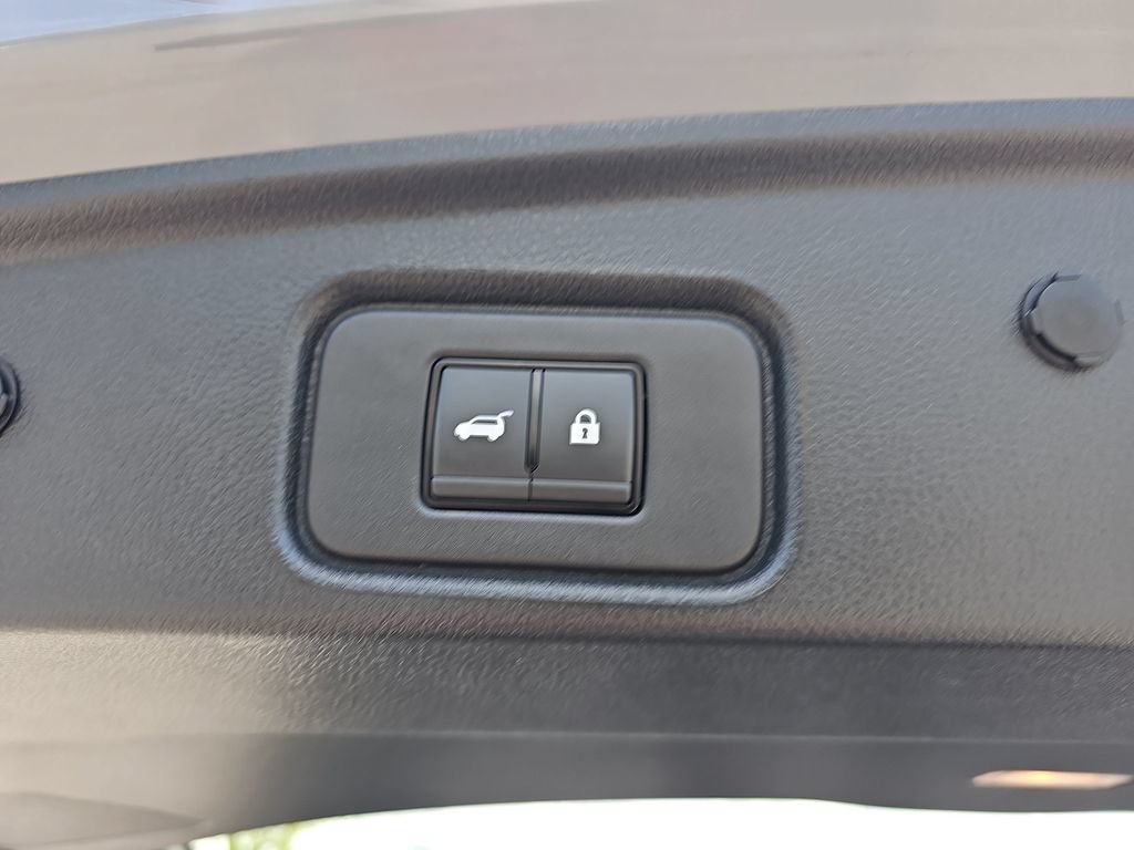 Used 2024 Nissan Pathfinder Platinum FWD image 34