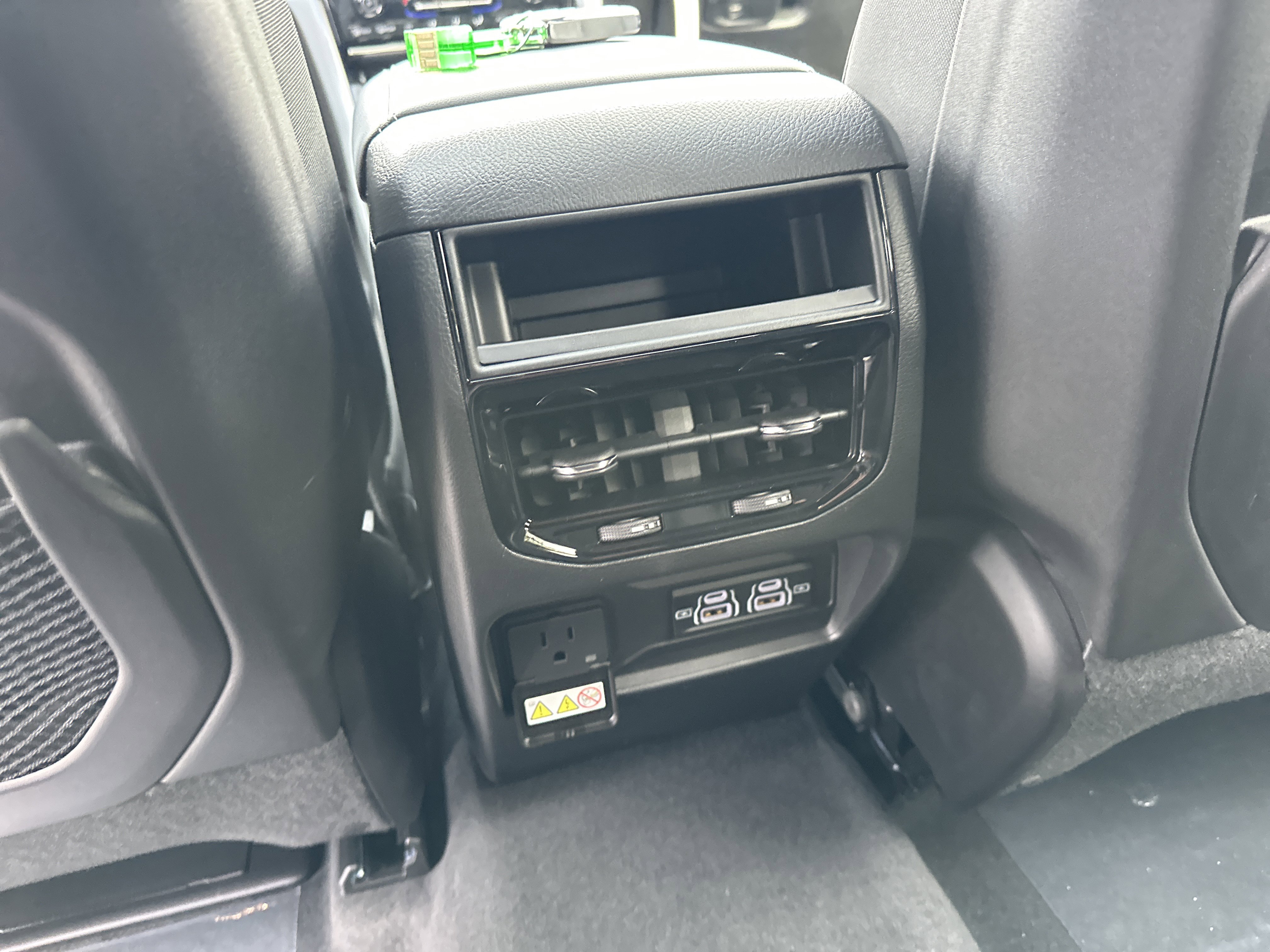 New 2025 Jeep Grand Cherokee Altitude image 30