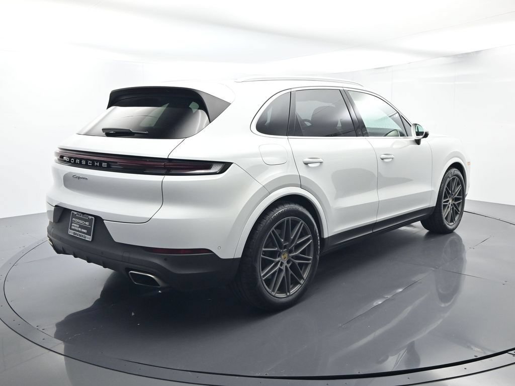 Certified 2024 Porsche Cayenne AWD/4WD image 14