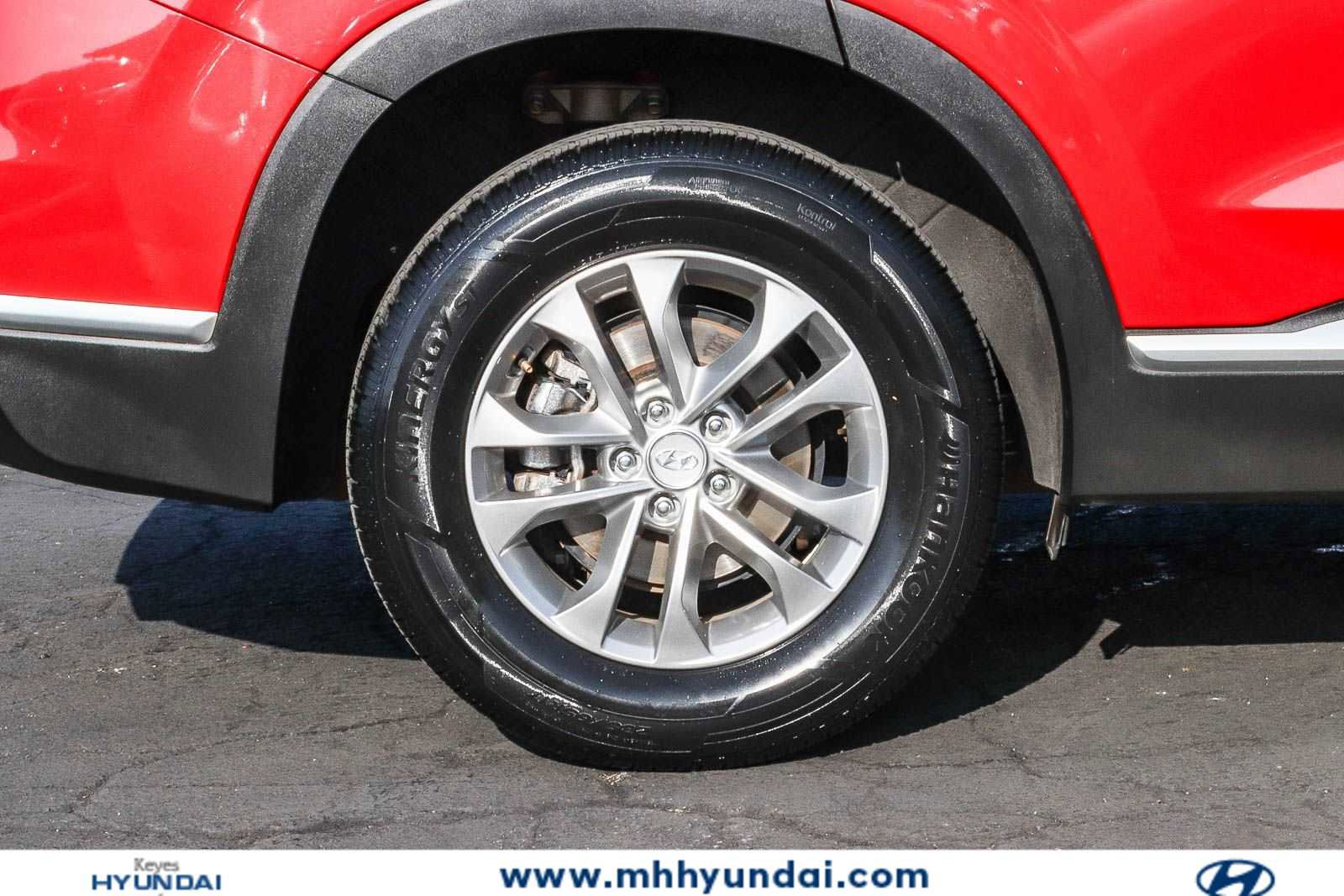 Used 2019 Hyundai Santa Fe SE AWD/4WD image 9