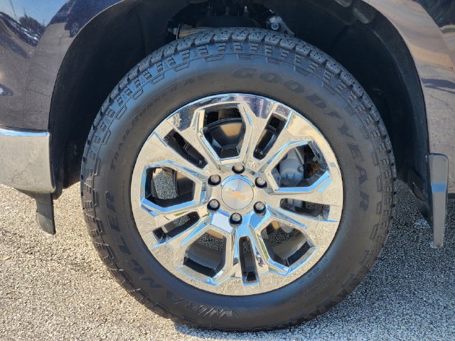 Used 2024 Chevrolet Silverado 1500 LTZ w/ Z71 Off-Road Package AWD/4WD image 8