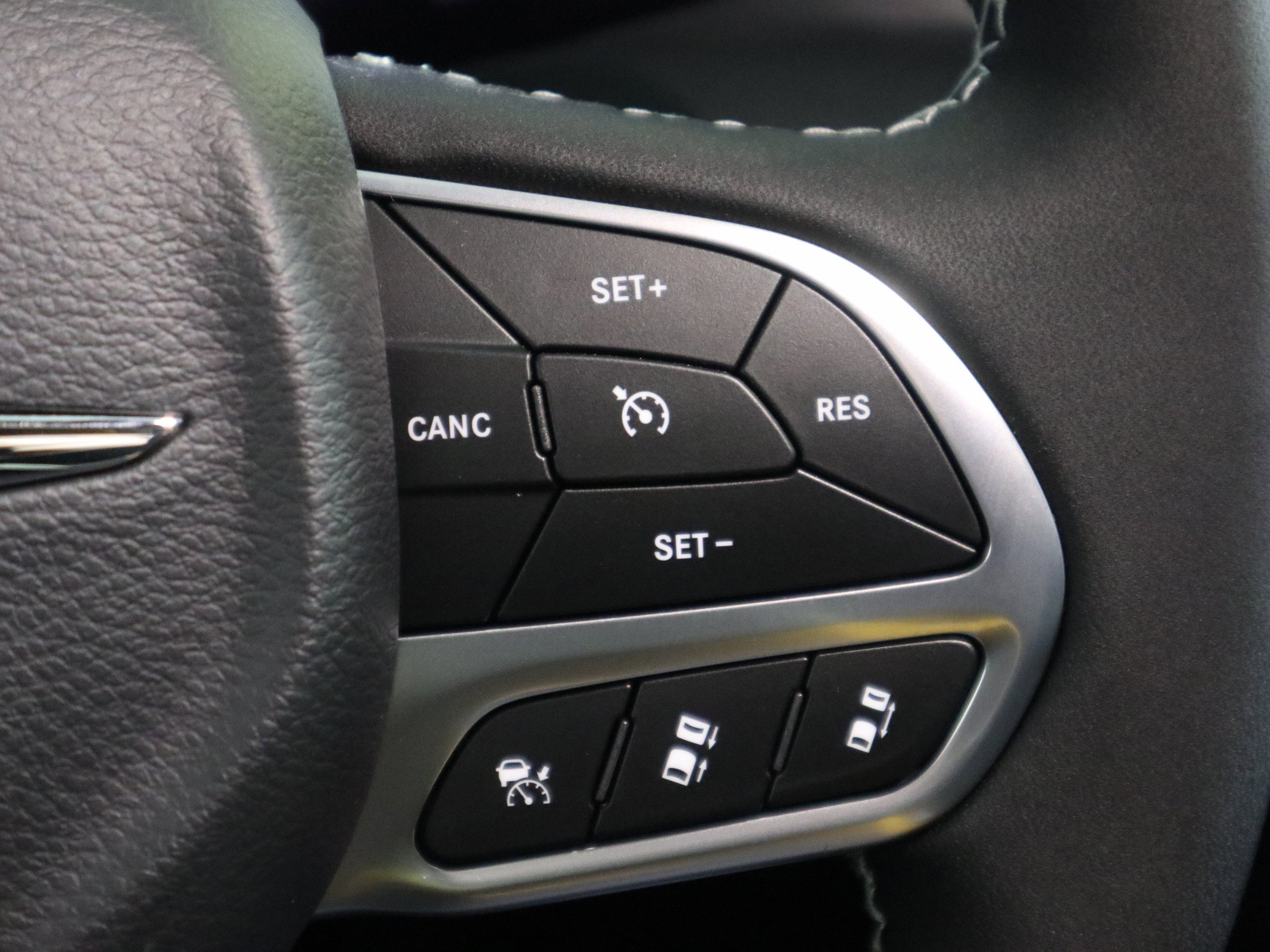 New 2026 Chrysler Pacifica Select image 30