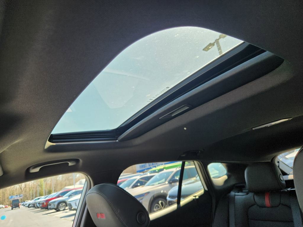 New 2026 Chevrolet Trax RS w/ Sunroof Package FWD image 14