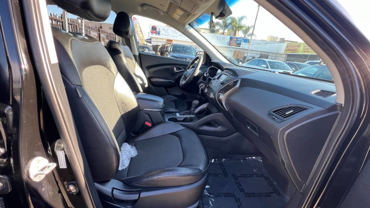 Used 2015 Hyundai Tucson GLS w/ Option Group 02 FWD image 15