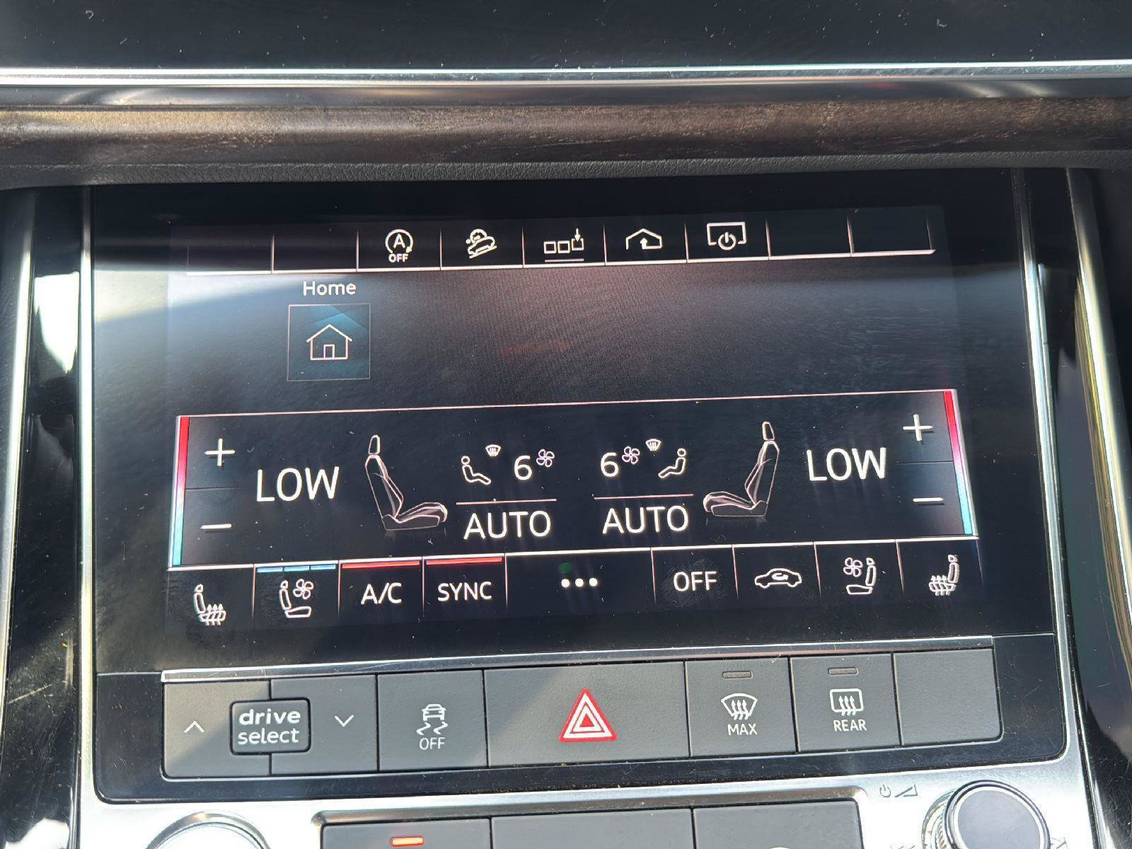 Used 2019 Audi Q8 Premium Plus w/ Premium Plus AWD/4WD image 17