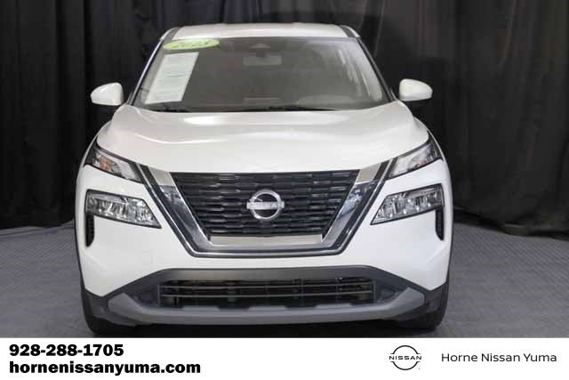 Used 2023 Nissan Rogue SV image 2