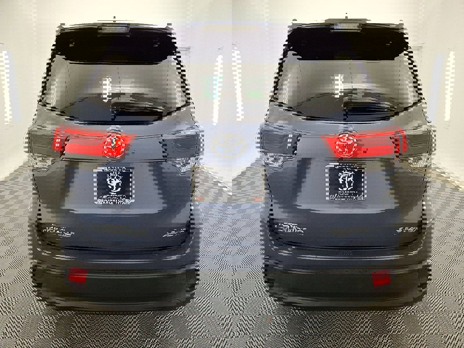 Used 2018 Toyota Highlander XLE image 23