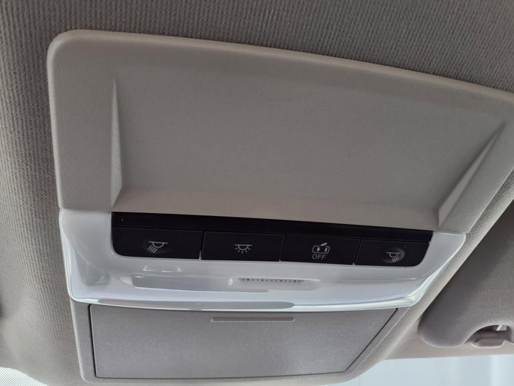 New 2025 Nissan Sentra SR w/ Midnight Edition image 14